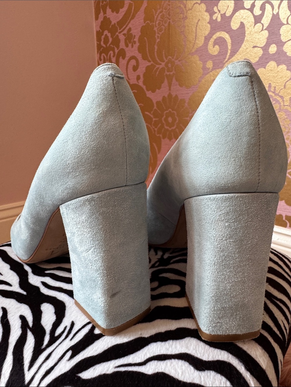 Marc Fisher Women's Light Blue Suede Pointed Toe Pump size 9.5 - Picture 2 of 10